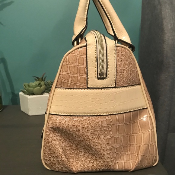 BEIGE GUESS GORGEOUS TOTE BAG - Picture 4 of 5